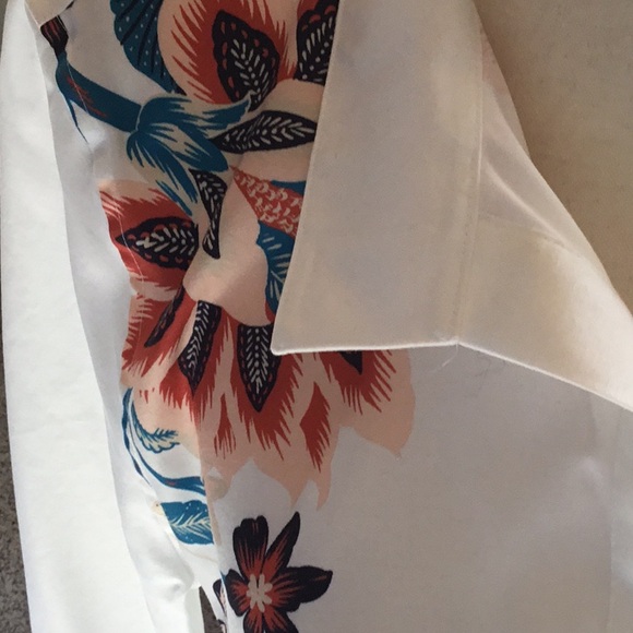 NWOT Chico’s No Iron Blouse - Picture 2 of 6